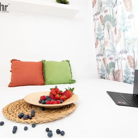 Entire 1 Minute From The Historical Center דירה *