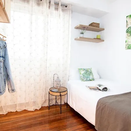 Entire 1 Minute From The Historical Center